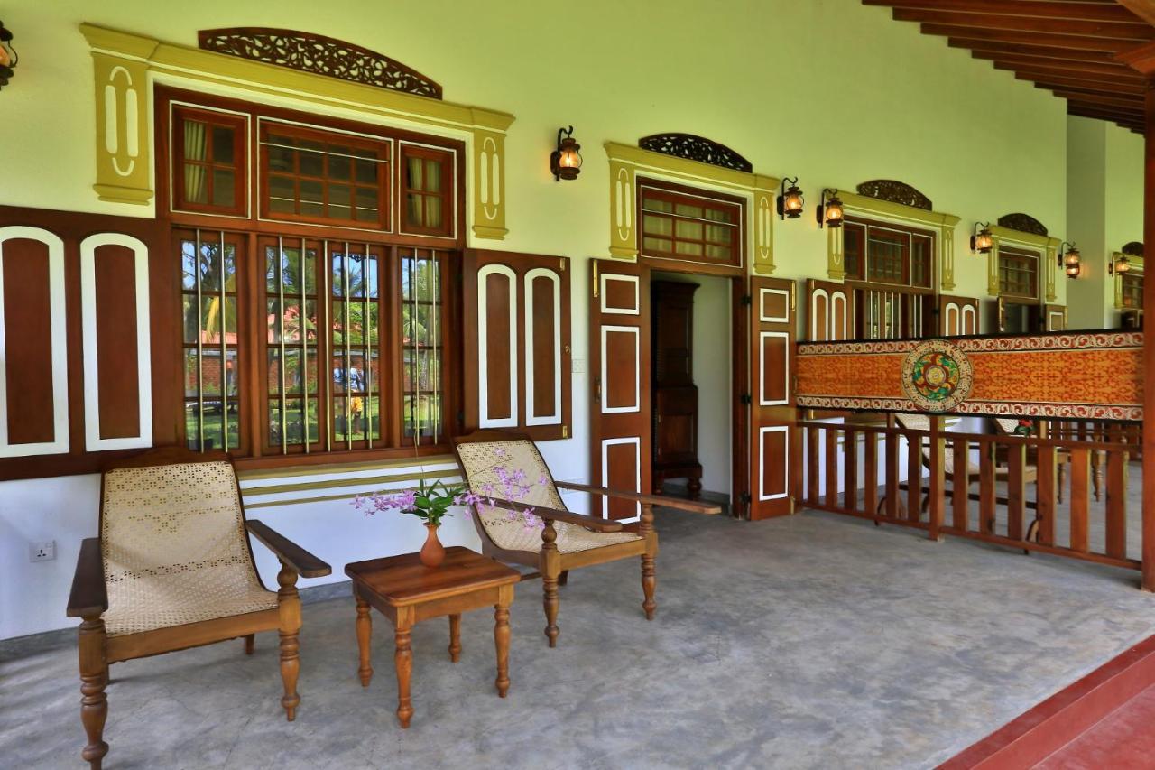 Sandali Walauwa Bentota Esterno foto