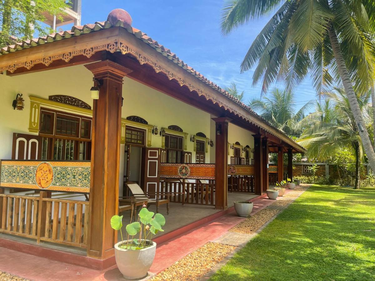 Sandali Walauwa Bentota Esterno foto